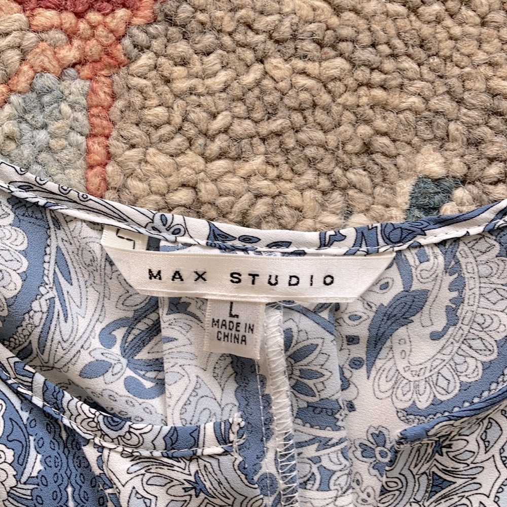 Max Studio top - Picture 2 of 8